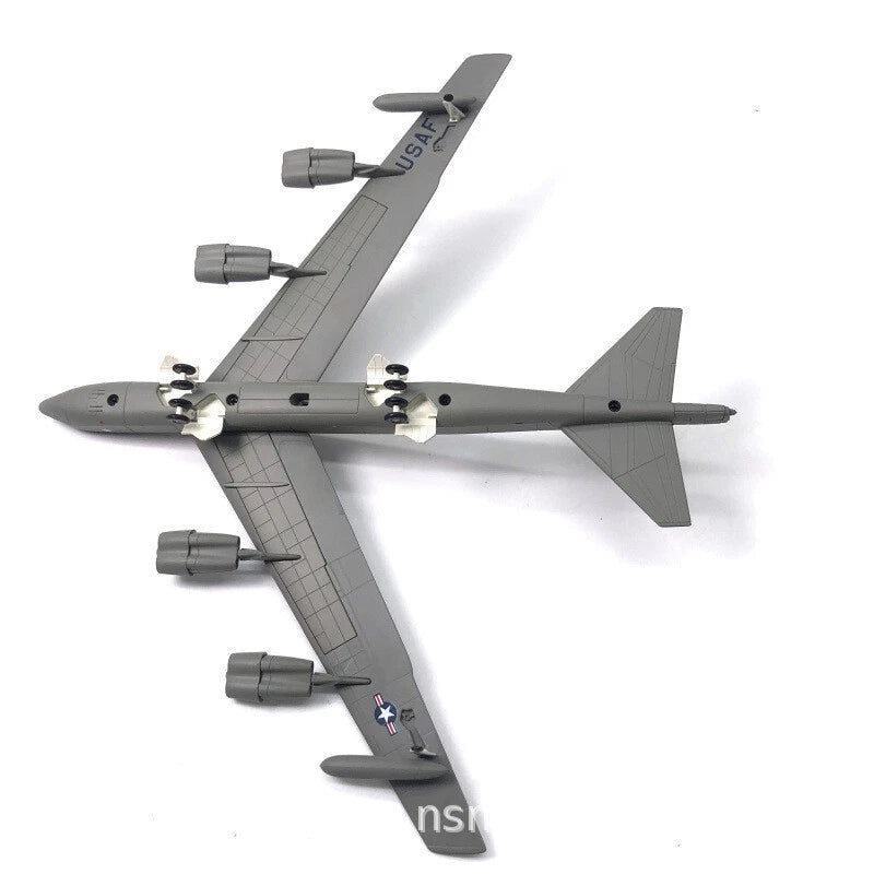1:200 USAF B-52H Stratofortress Heavy Bomber Aircraft Model Military Plane