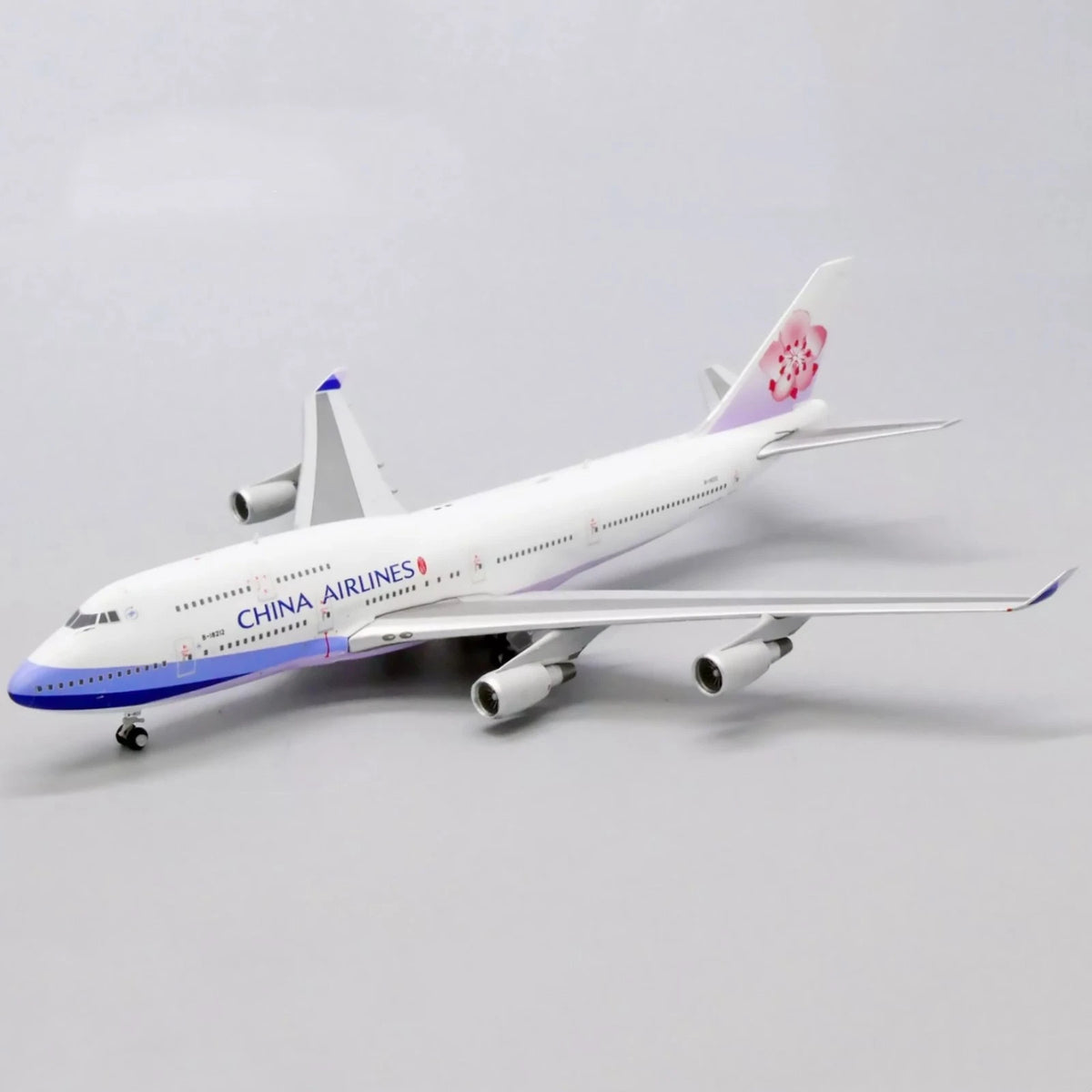 20cm Diecast Alloy 1/350 Scale China Airlines B747 Aircraft Model Scene
