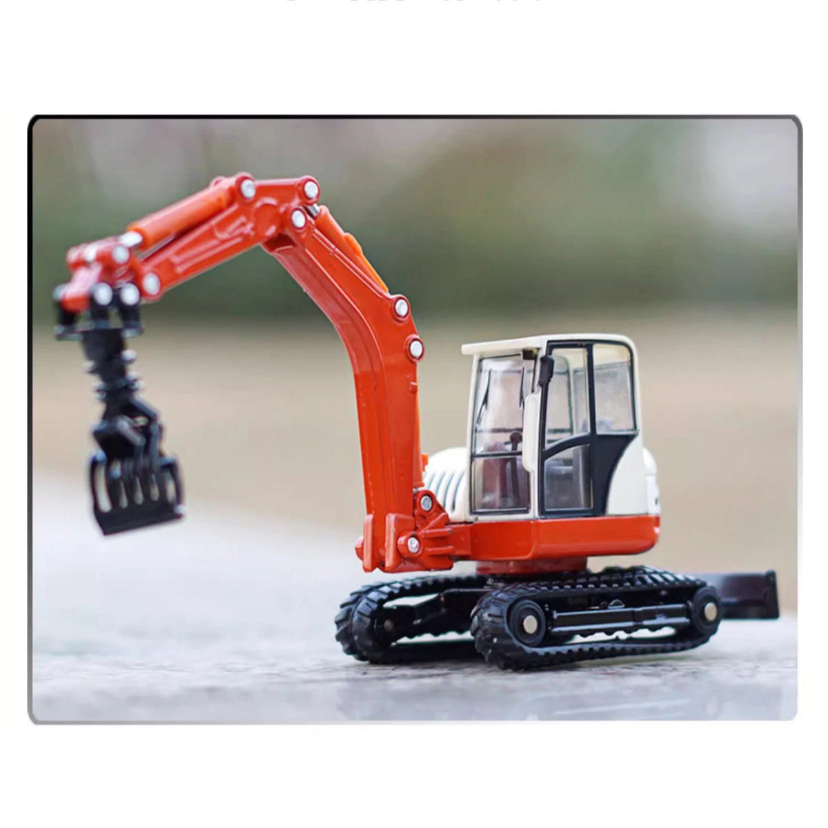 High Simulation 17cm Alloy 1/50 Tracked Wood Grabbers Construction Vehicle Model