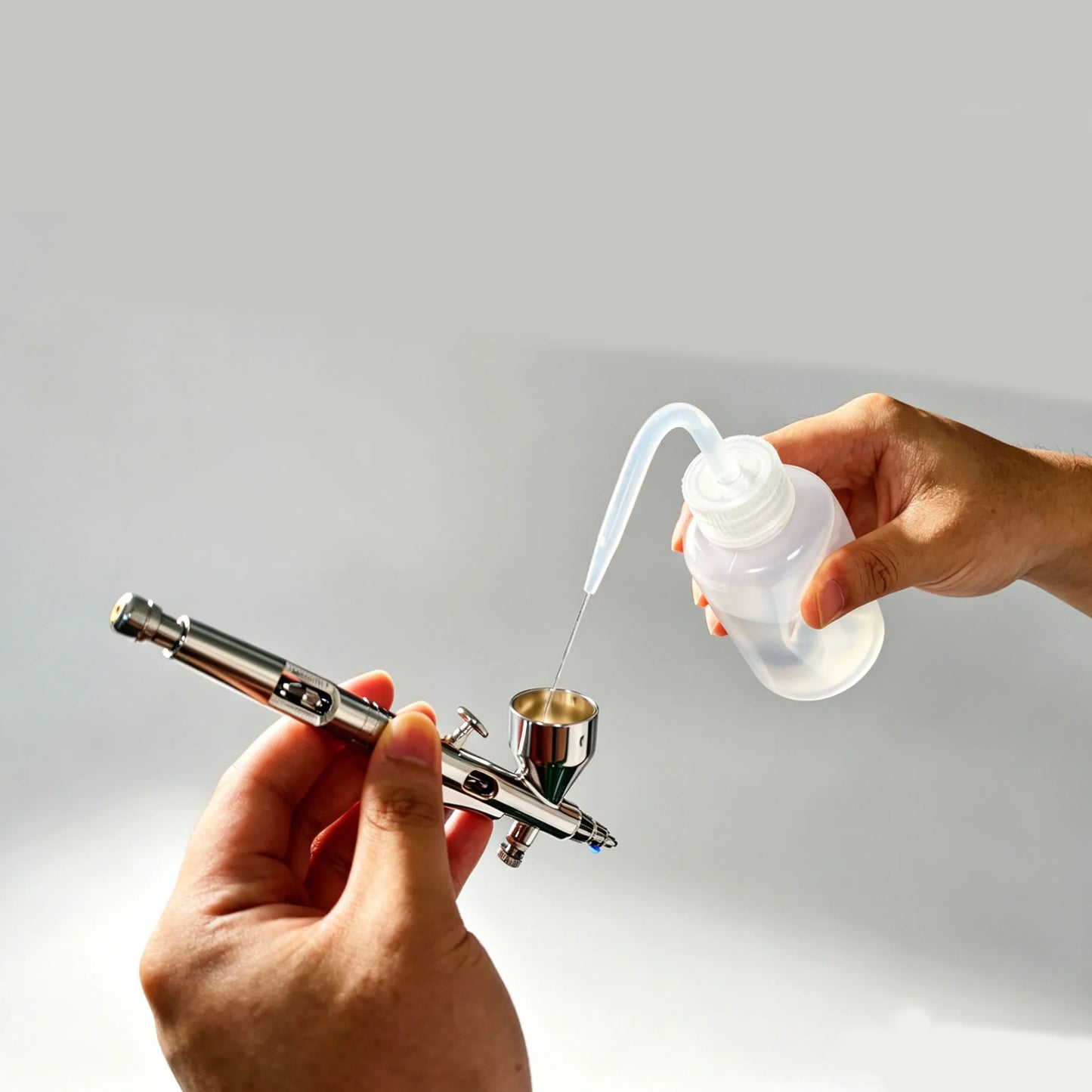 150ml 250ml Squeeze Water Bottle, Curved Pointed Nozzle Plastic Wash Bottle for Airbrush Cleaning and Plant Watering
