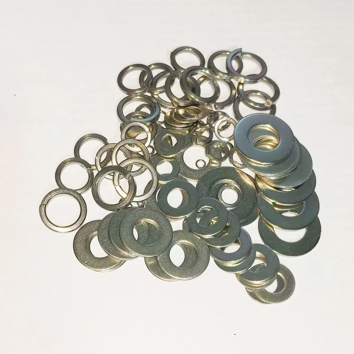 180Pcs Stainless Steel Locking Flat Washers/Spring Washers/Nut Combination Kit, M2 M2.5 M3 M4 M5 M6 M8 M10 Locking Spring Washers, Flat Washers and Nuts Hardware Tool Set, Stainless Steel Anti-Slip Fasteners Multi-Combination Set
