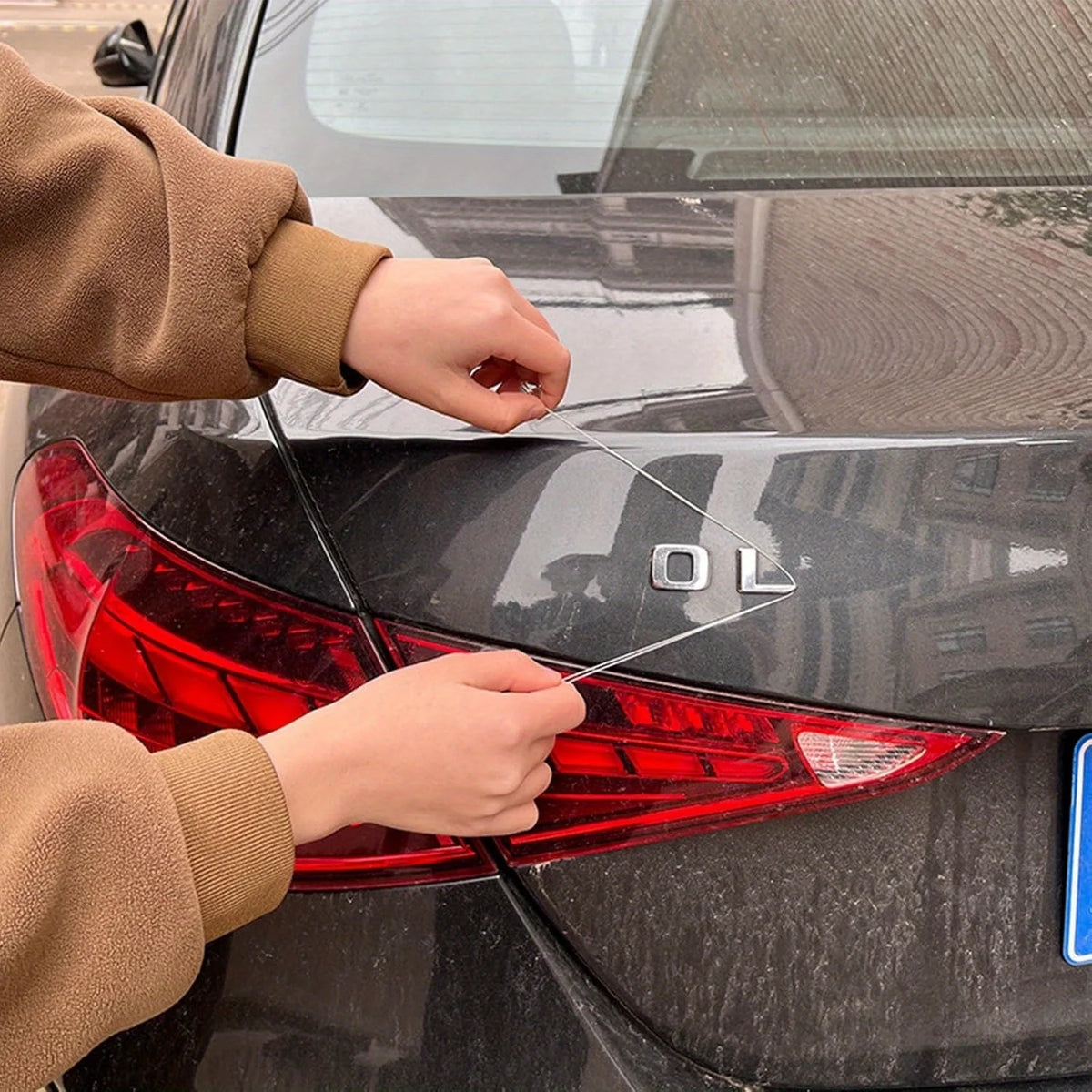 Car Emblem Removal Tool - No-Scratch Pry Kit for Safe Removal of Car Logos