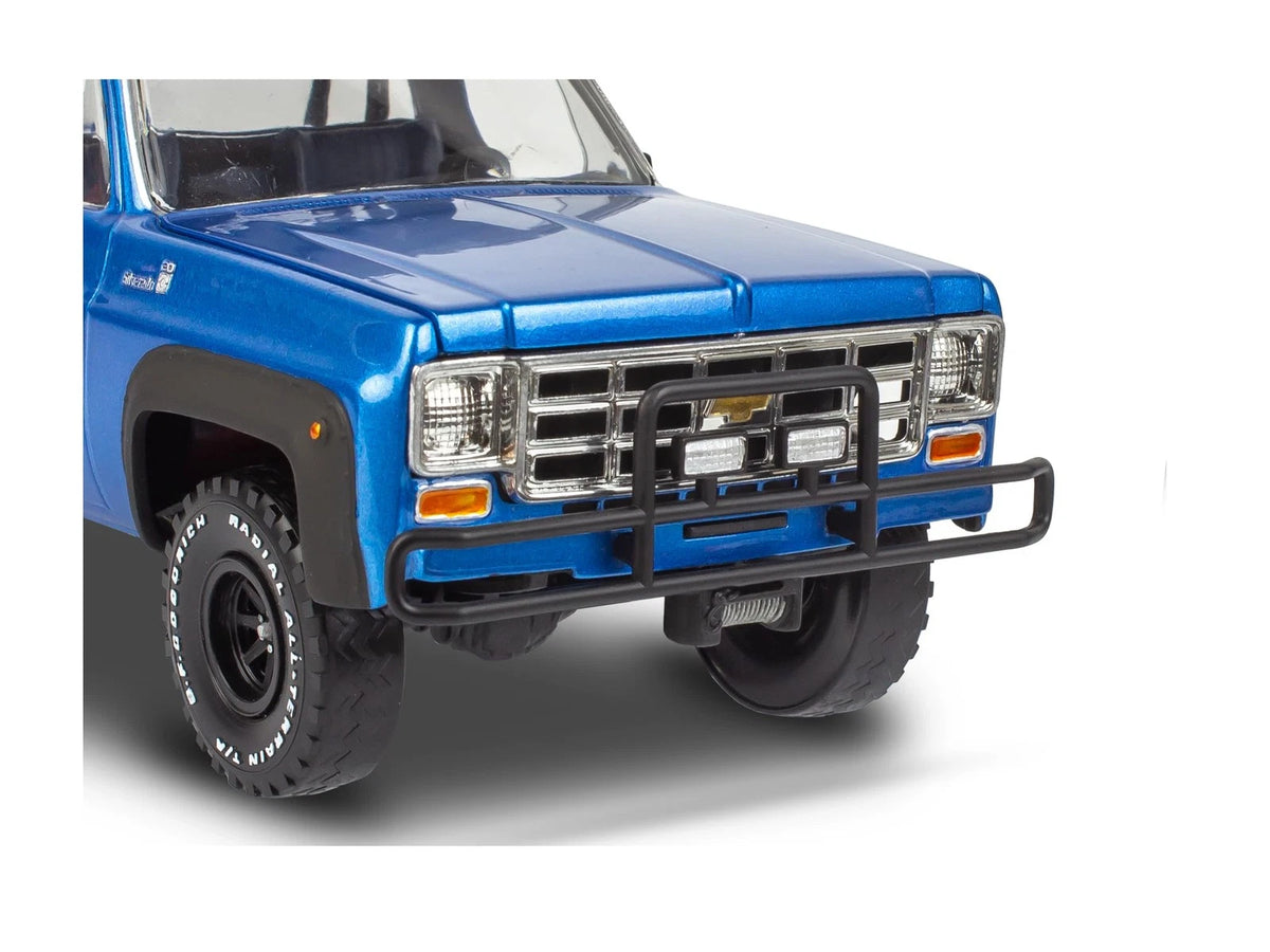 Revell 14581 ’78 Chevy Off-Road 4x4 with Malibu Grand Prix 1:25 Scale, Clear