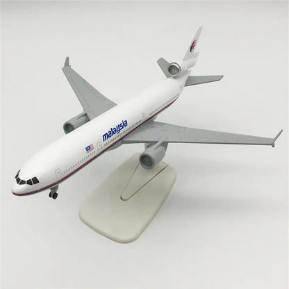 1:400 Malaysia MD11 MD-11 Airplane Alloy Model Souvenir Static Display Gift F