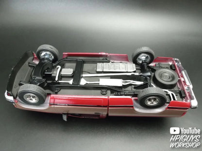 AMT 1992 Chevrolet Silverado Shortbed Fleetside Pickup Easy 1:25, unpainted