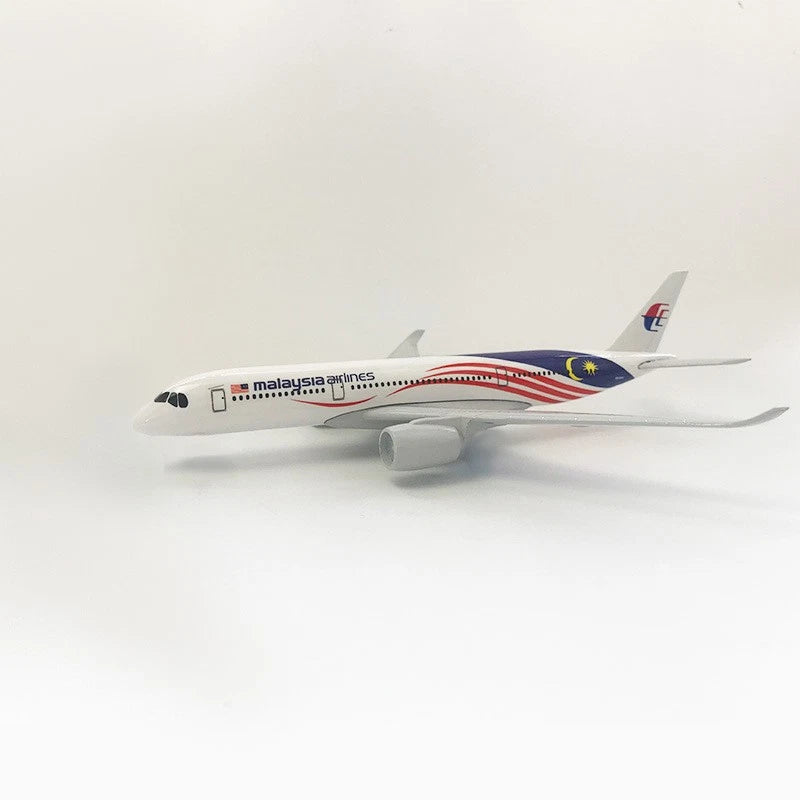 16cm 1:400 A350 Malaysia Airlines Airplane Model Alloy With Display Stand