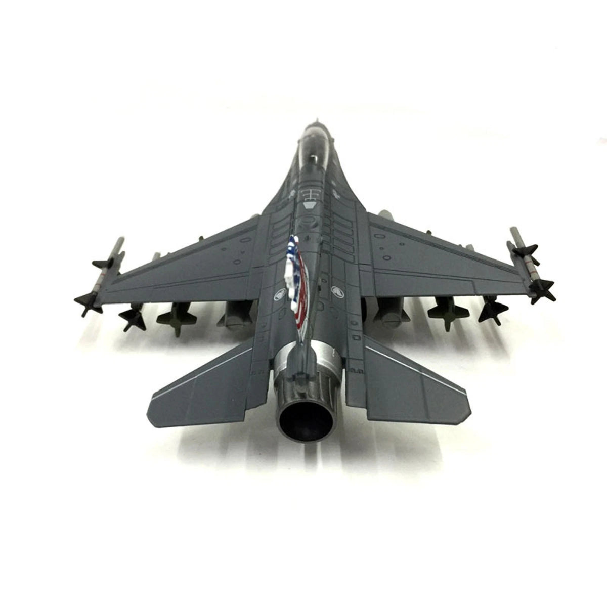 Amer Com 1/72 Singapore Air Force F-16D Fighting Falcon D Block-52 Model Display