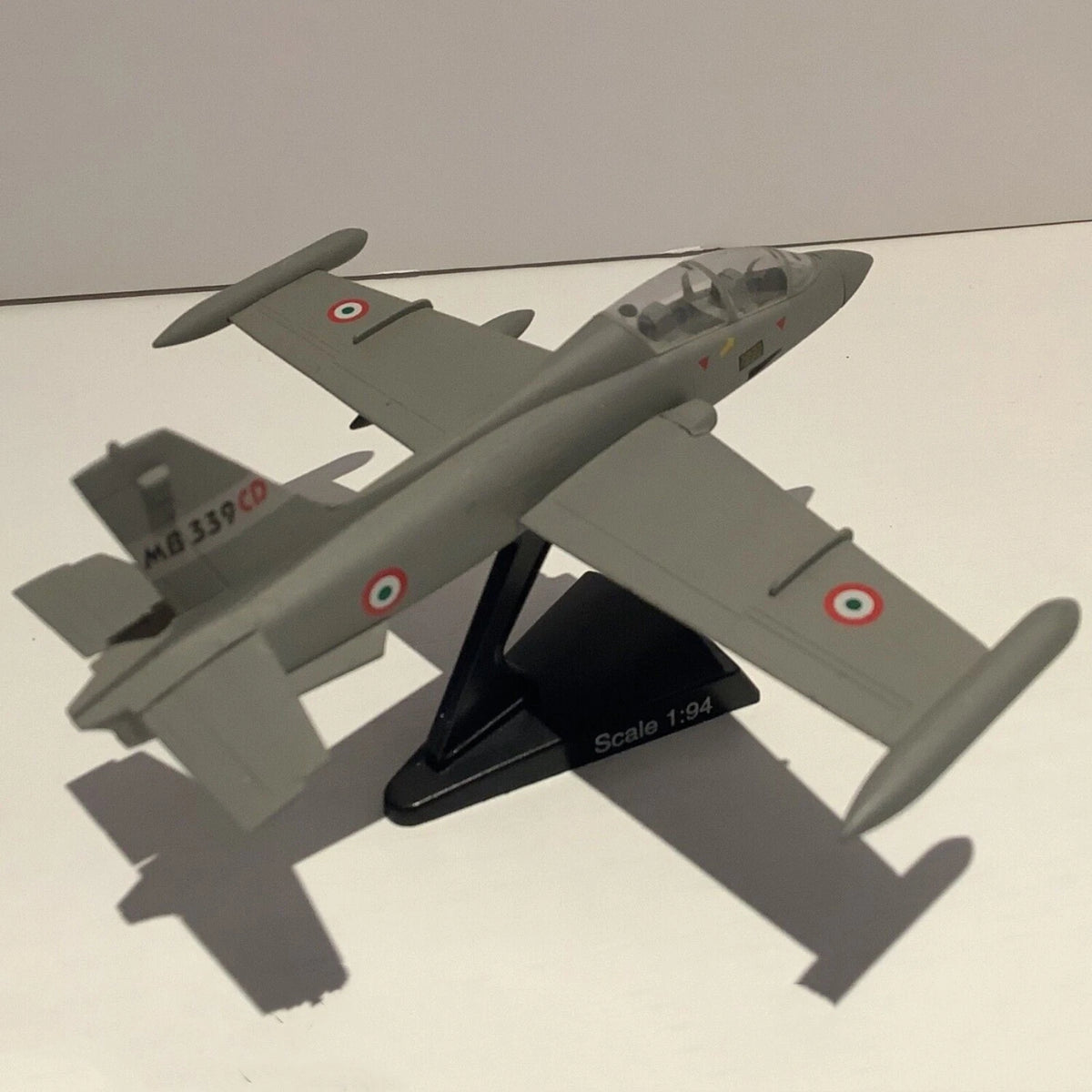 High Simulation 12cm Diecast Alloy 1/94 Italy For Aermacchi MB339 Fighter Model