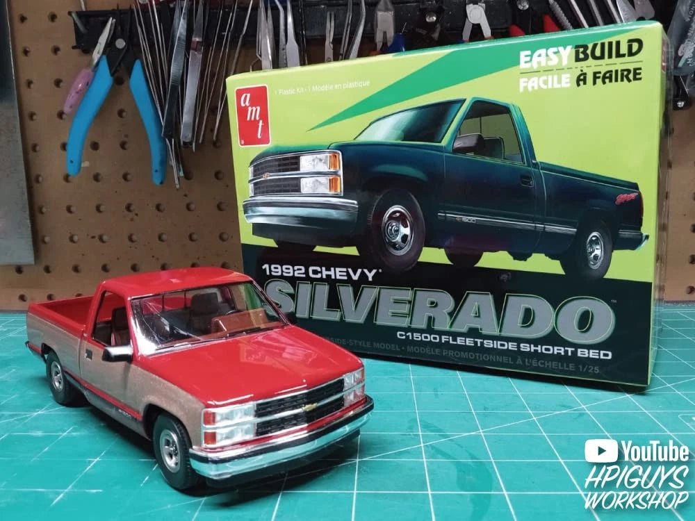 AMT 1992 Chevrolet Silverado Shortbed Fleetside Pickup Easy 1:25, unpainted