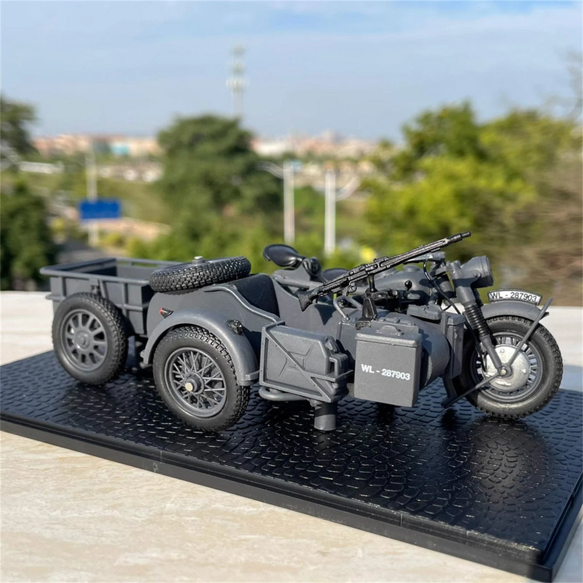 1/24 Scale Plastic German WWII R75 Panzerfaust 30 Motorcycle Model Toy For Kids
