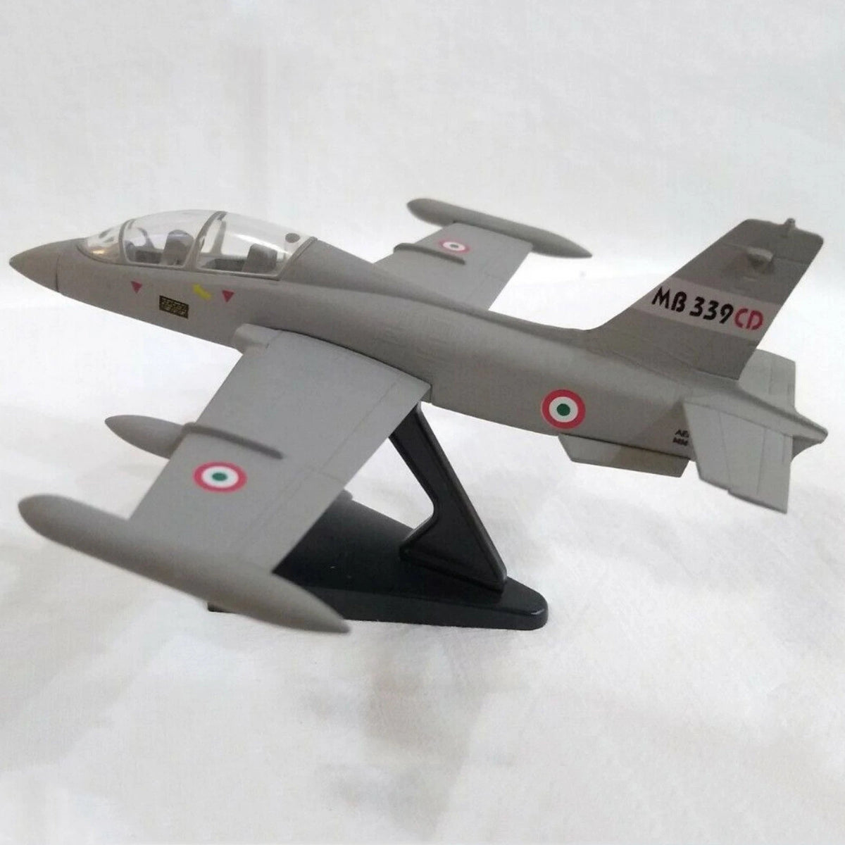 High Simulation 12cm Diecast Alloy 1/94 Italy For Aermacchi MB339 Fighter Model