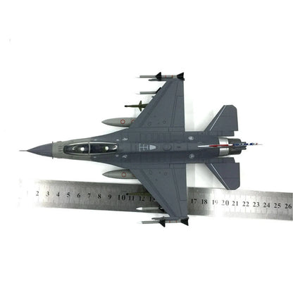 Amer Com 1/72 Singapore Air Force F-16D Fighting Falcon D Block-52 Model Display