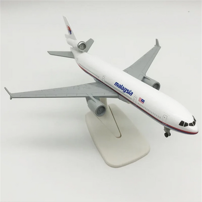 1:400 Malaysia MD11 MD-11 Airplane Alloy Model Souvenir Static Display Gift F
