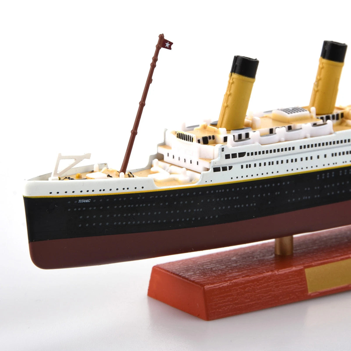 White and Yellow 1/1250 Diecast TITANIC Cruise Ship Boats Boat Alloy Model