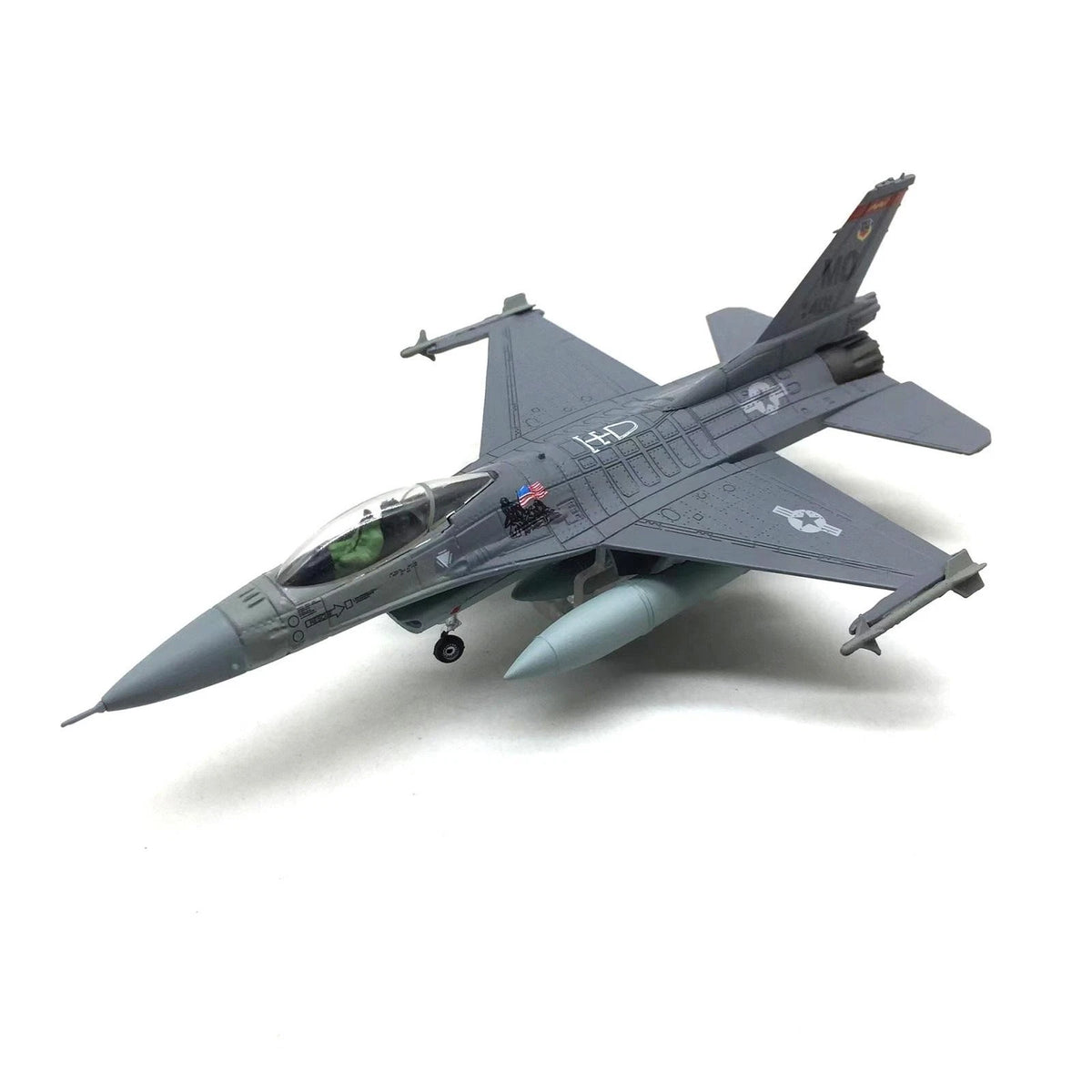 1:100 F-16C Fighter Diecast Metal Finished Aircraft Model With Display Stand