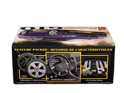 AMT 2004 Pontiac GTO 1:25 Scale Model Kit White