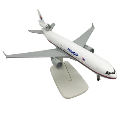 1:400 Malaysia MD11 MD-11 Airplane Alloy Model Souvenir Static Display Gift F