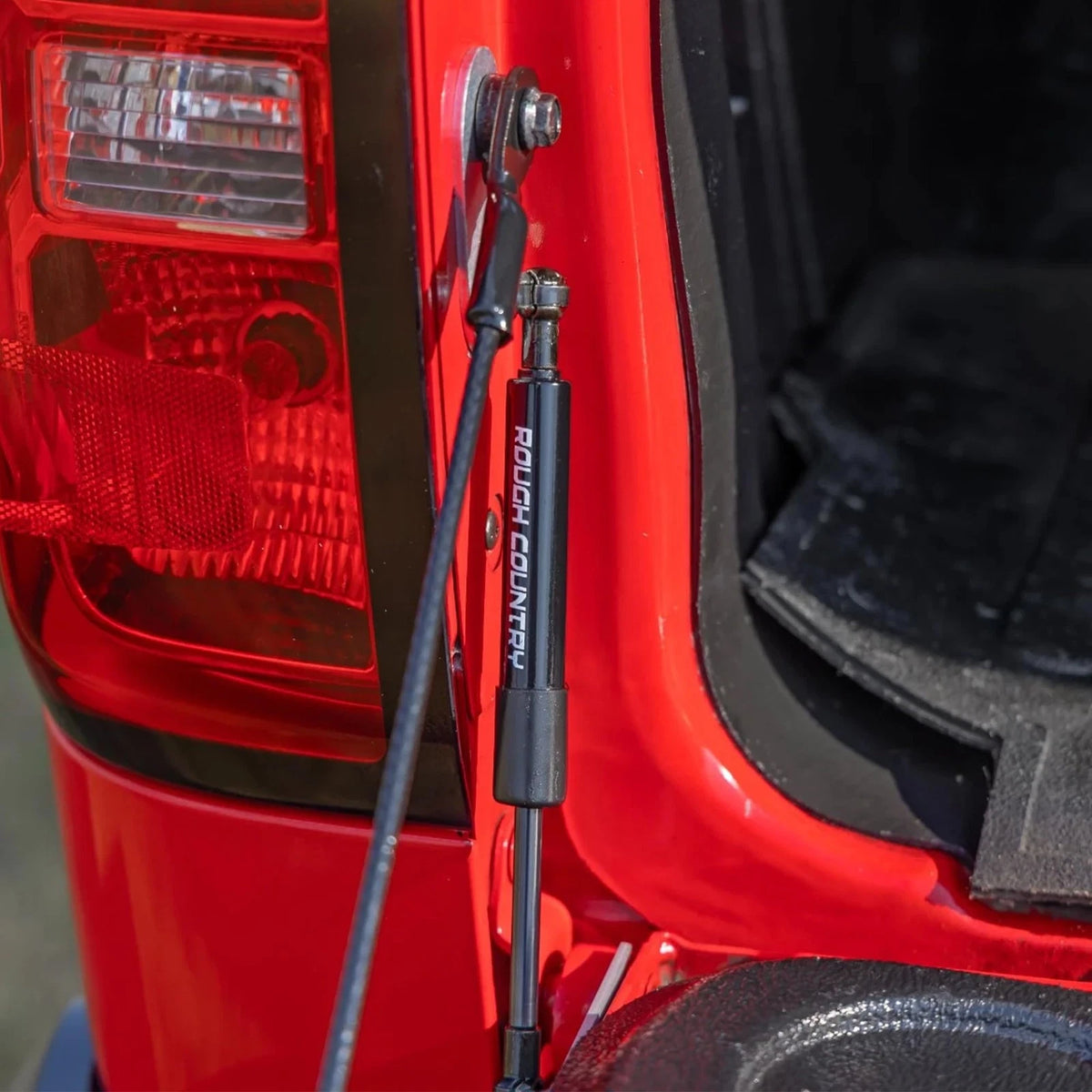 Rough Country Hydraulic Tailgate Assist for Chevy Silverado & GMC Black