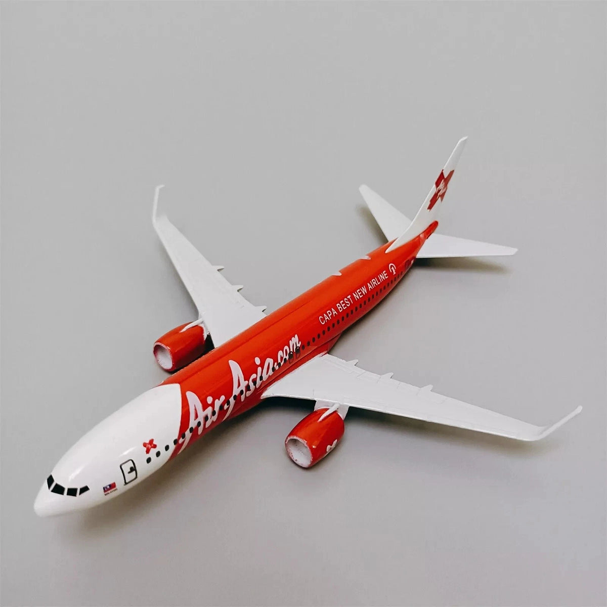 Diecast Alloy 1/400 Scale Red Air Asia Airlines B737 Aircraft Model Toy Gifts